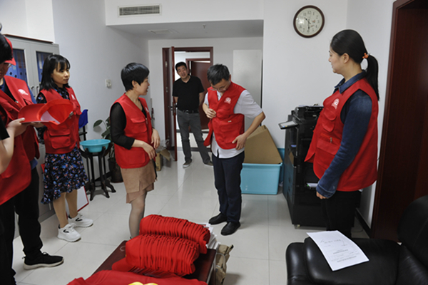 穿上“红马甲”——河南省知识产权局志愿服务在行动